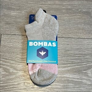 Bombas Ankle Socks in Gray and Pink